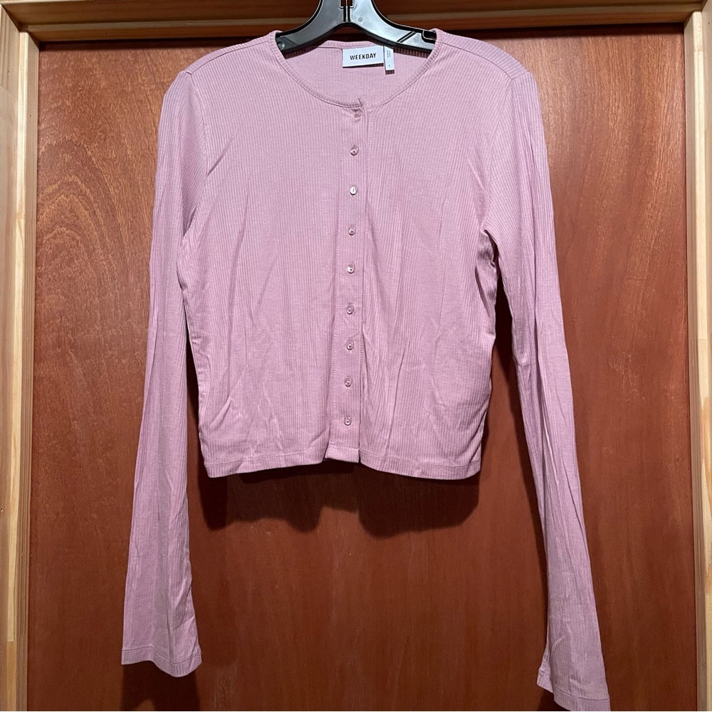 Weekday Lilac Cropped Ribbed Cardigan Top - Picture 2 of 6